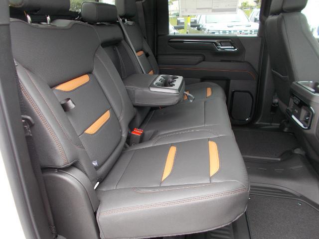 2025 GMC Sierra 2500 HD Vehicle Photo in LOWELL, MA 01852-4336