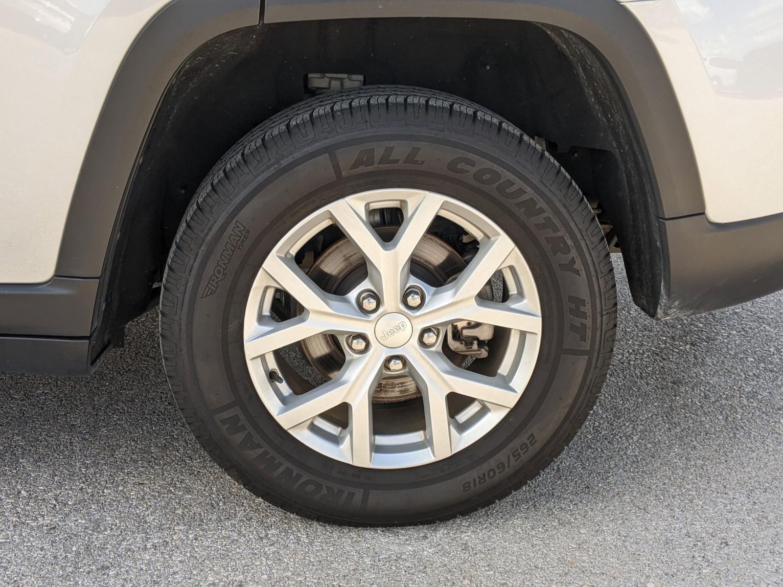 2023 Jeep Grand Cherokee Vehicle Photo in Seguin, TX 78155