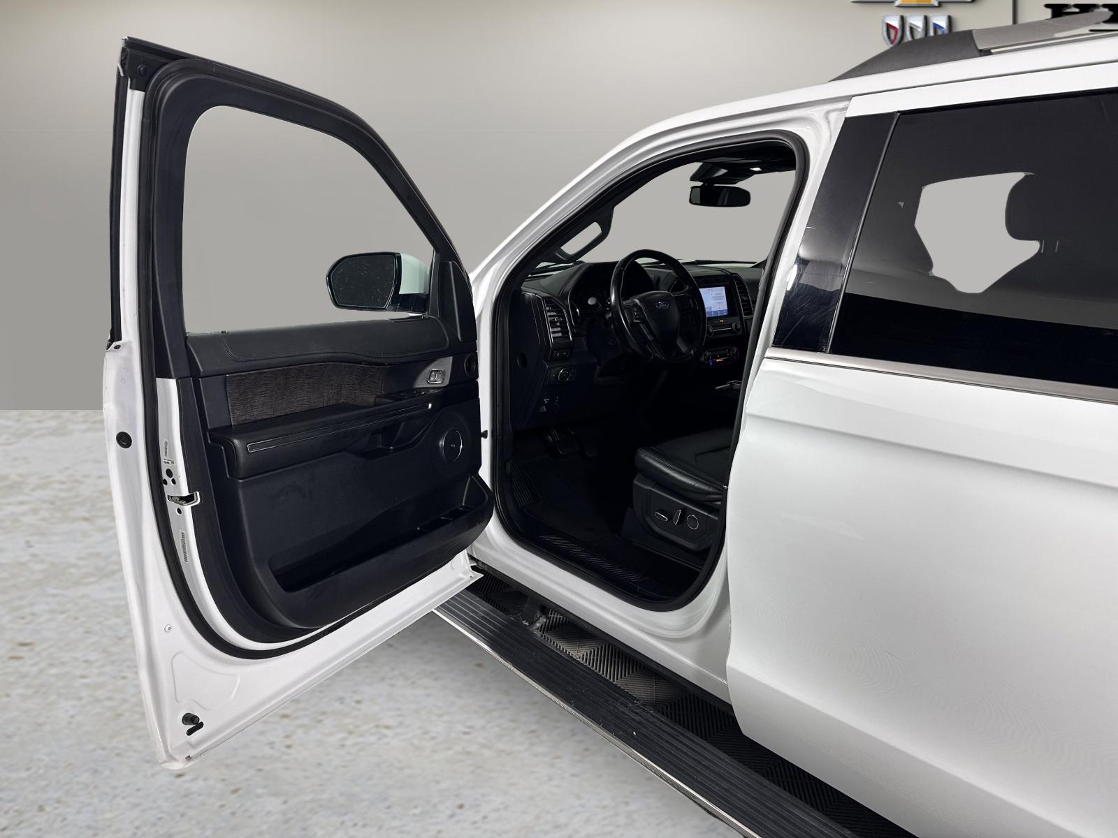 2021 Ford Expedition Max Vehicle Photo in GEORGETOWN, TX 78626-7508