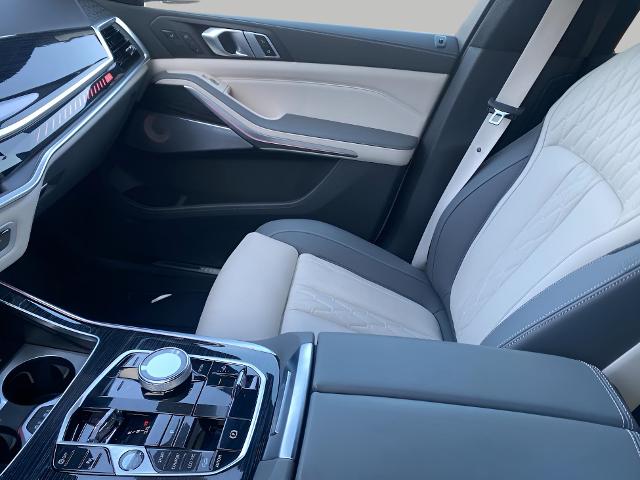 2024 BMW X7 Vehicle Photo in APPLETON, WI 54914-8833