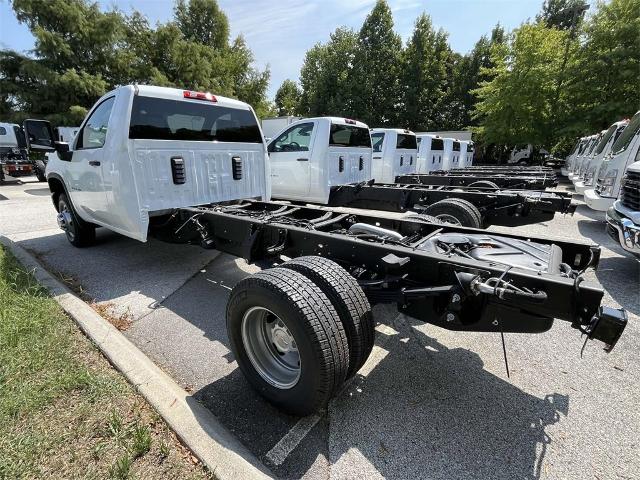 2024 Chevrolet Silverado 3500 HD Chassis Cab Vehicle Photo in ALCOA, TN 37701-3235