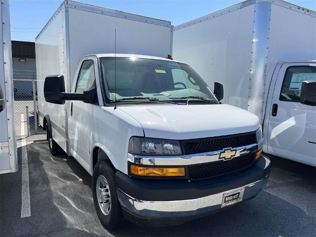 2023 Chevrolet Express Cutaway 3500 Vehicle Photo in ALCOA, TN 37701-3235