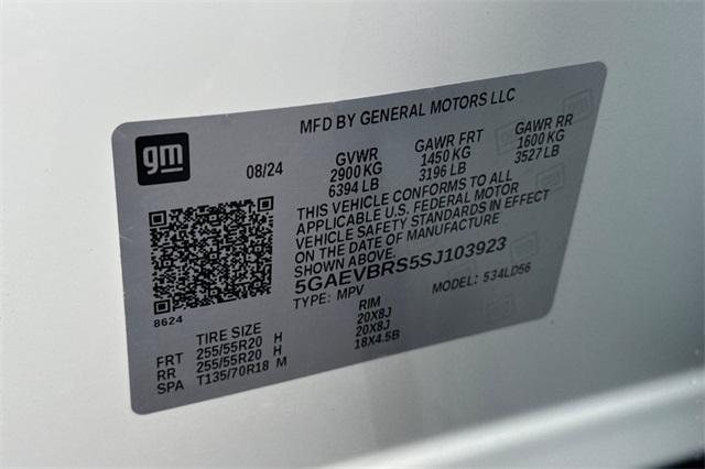 2025 Buick Enclave Vehicle Photo in ELK GROVE, CA 95757-8703