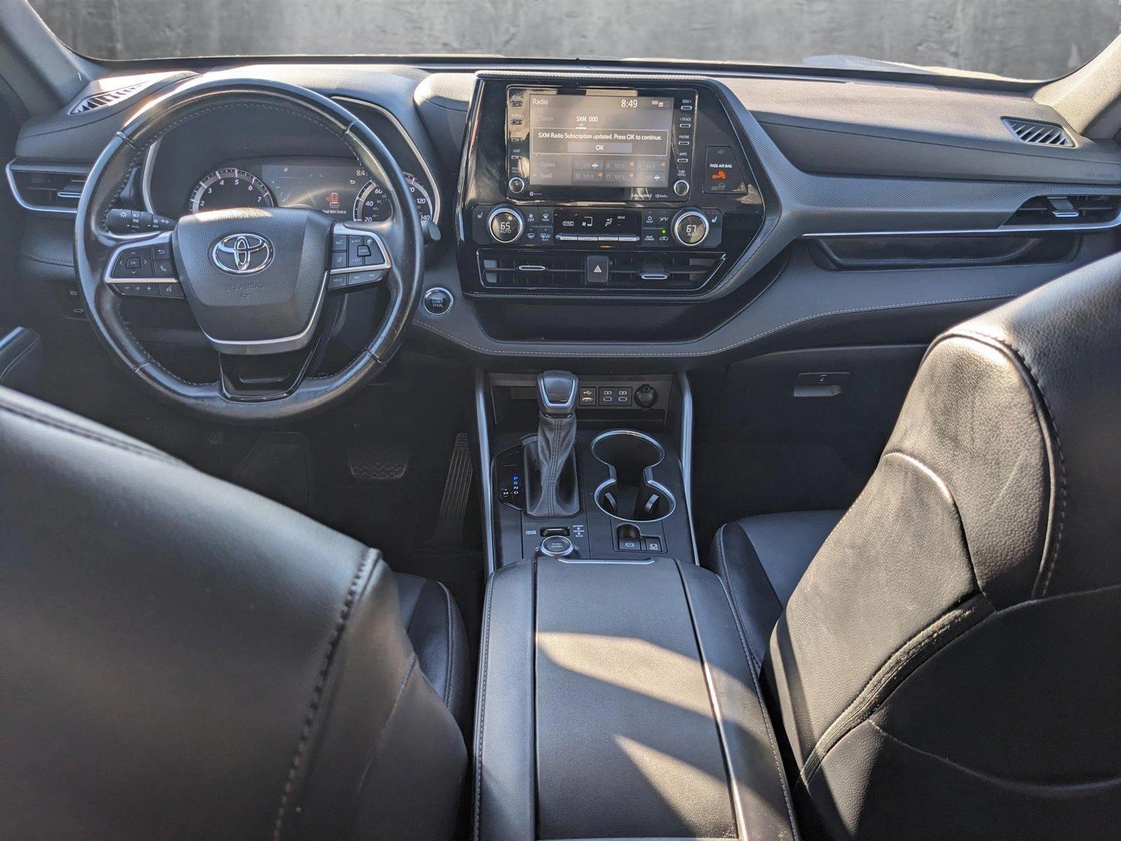 2022 Toyota Highlander Vehicle Photo in MIAMI, FL 33172-3015