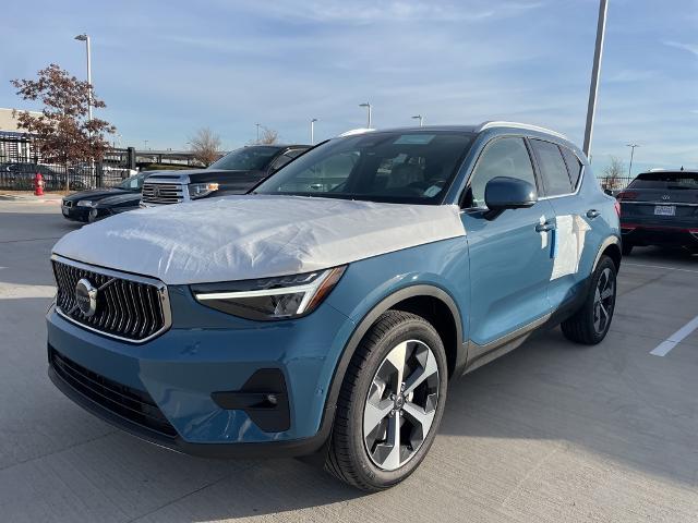 2025 Volvo XC40 Vehicle Photo in Grapevine, TX 76051