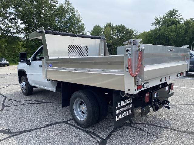 2024 Chevrolet Silverado 3500 HD Chassis Cab Vehicle Photo in LEOMINSTER, MA 01453-2952