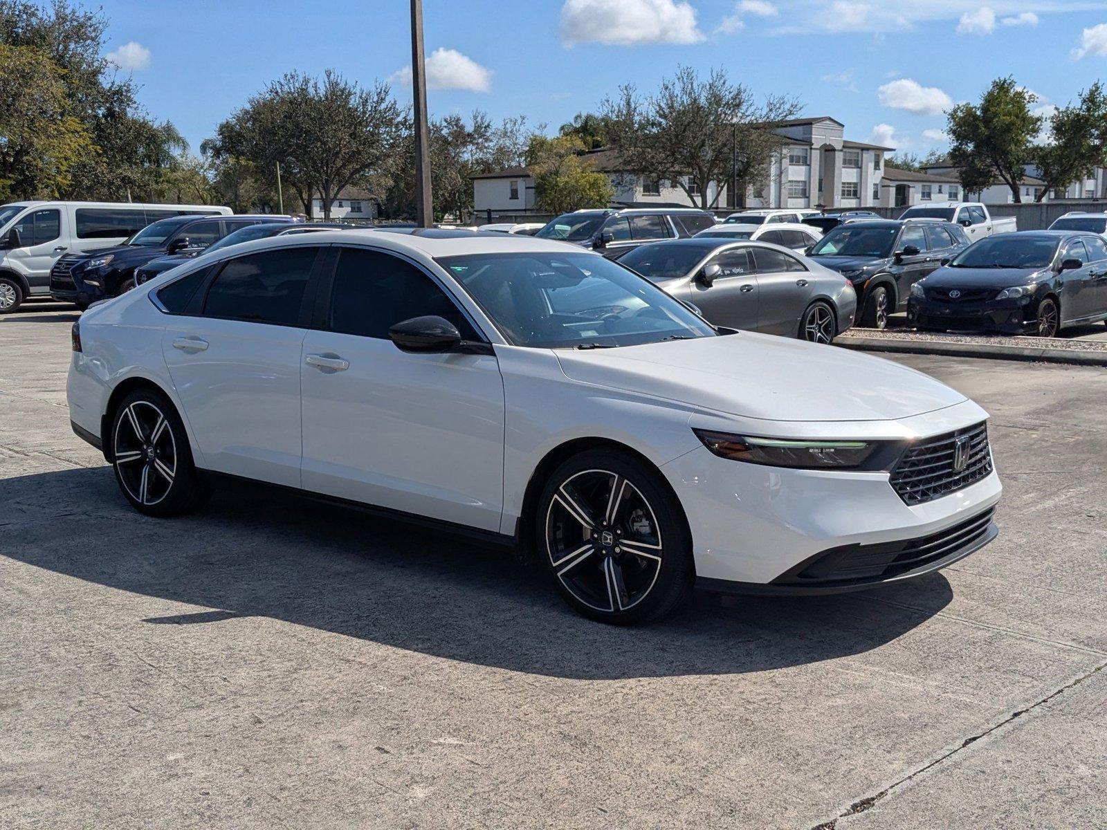 2024 Honda Accord Hybrid Vehicle Photo in PEMBROKE PINES, FL 33024-6534