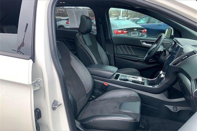 2024 Ford Edge Vehicle Photo in KANSAS CITY, MO 64114-4502