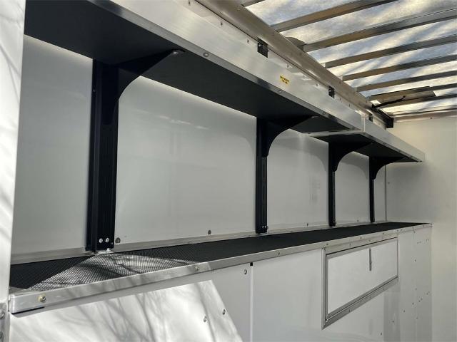 2025 Chevrolet Express Cutaway 3500 Vehicle Photo in ALCOA, TN 37701-3235