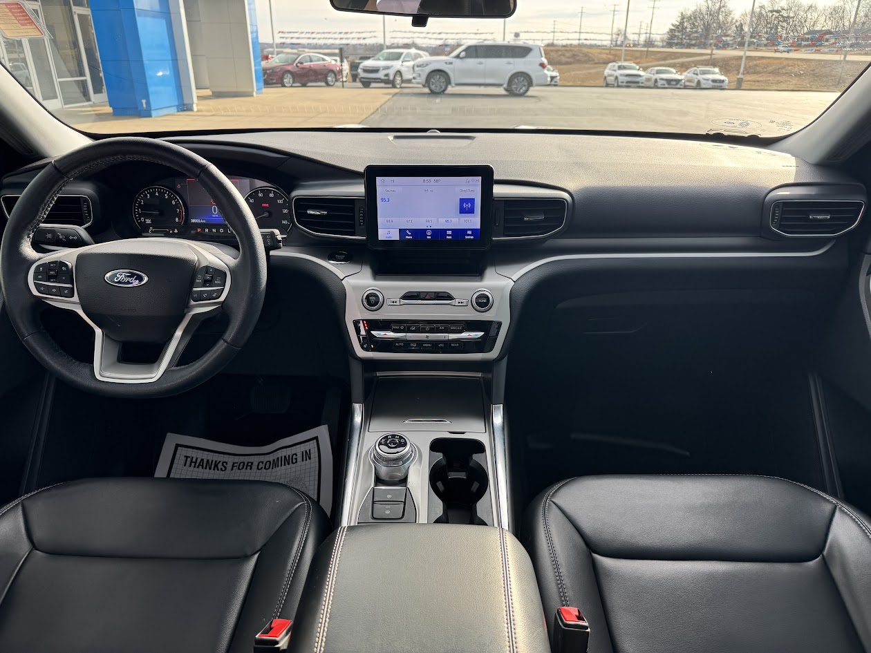 2022 Ford Explorer Vehicle Photo in BOONVILLE, IN 47601-9633