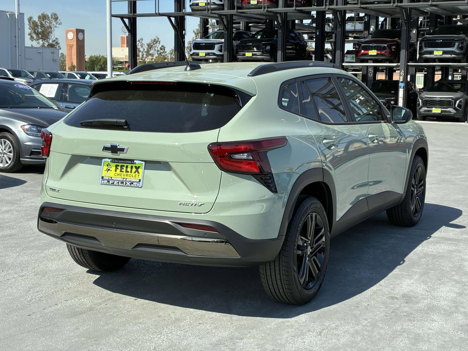 2025 Chevrolet Trax Vehicle Photo in LOS ANGELES, CA 90007-3794