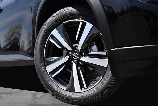 2025 Nissan Rogue Vehicle Photo in Ballwin, MO 63011