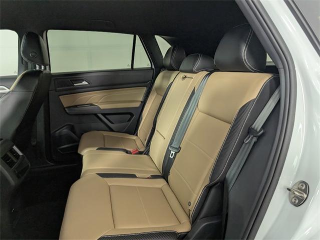 2021 Volkswagen Atlas Cross Sport Vehicle Photo in ENGLEWOOD, CO 80113-6708