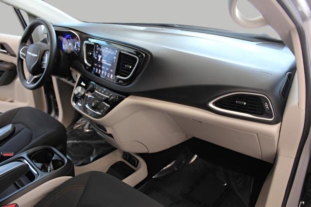 2019 Chrysler Pacifica Vehicle Photo in Green Bay, WI 54304
