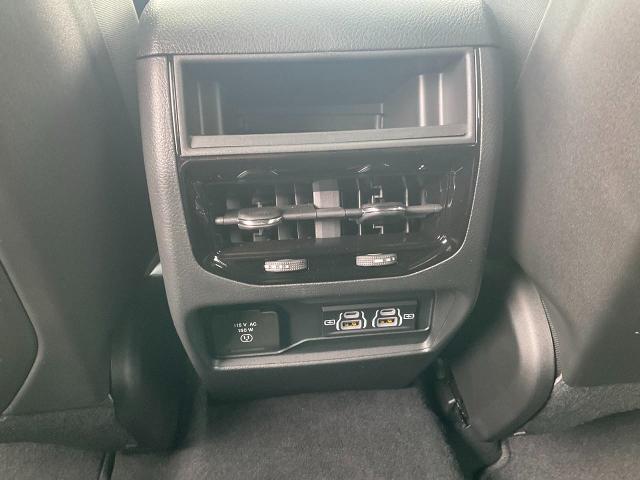 2025 Jeep Grand Cherokee Vehicle Photo in Kaukauna, WI 54130