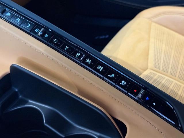 2024 Chevrolet Corvette Vehicle Photo in COLUMBIA, MO 65203-3903
