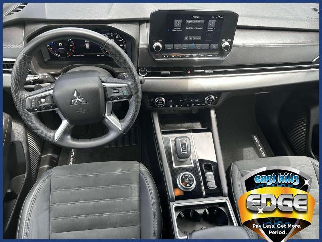 2023 Mitsubishi Outlander Vehicle Photo in Roslyn, NY 11576