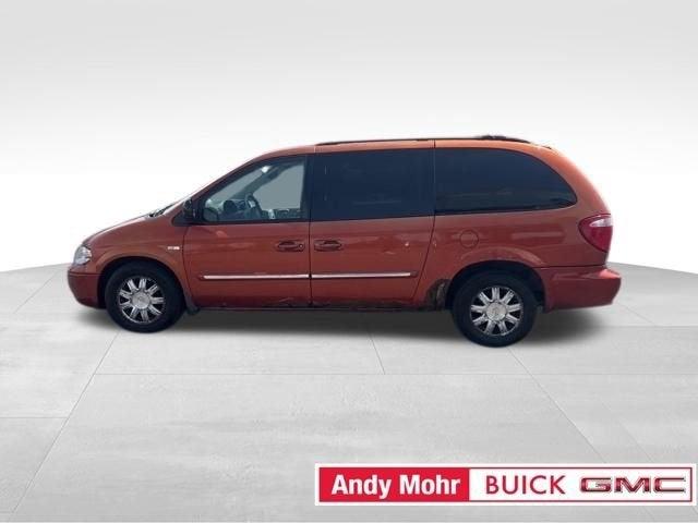2006 Chrysler Town & Country LWB Vehicle Photo in Fishers, IN 46038