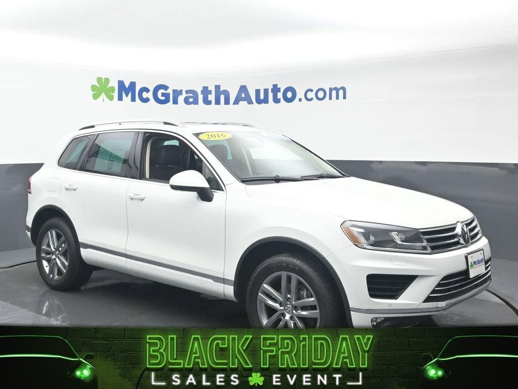 2016 Volkswagen Touareg Vehicle Photo in Marion, IA 52302
