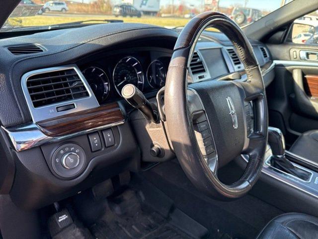 2010 Lincoln MKS Vehicle Photo in TREVOSE, PA 19053-4984