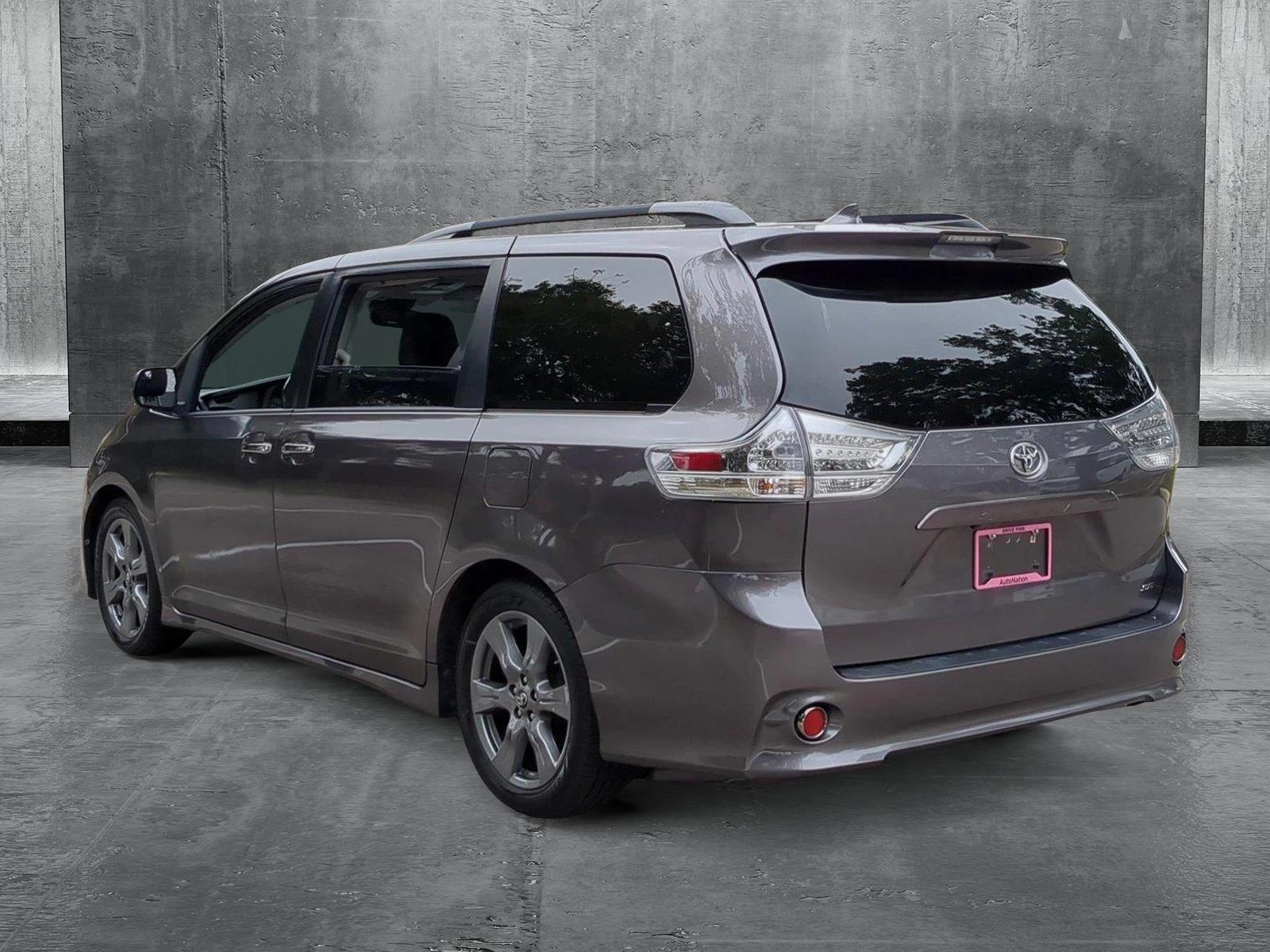 2019 Toyota Sienna Vehicle Photo in West Palm Beach, FL 33417