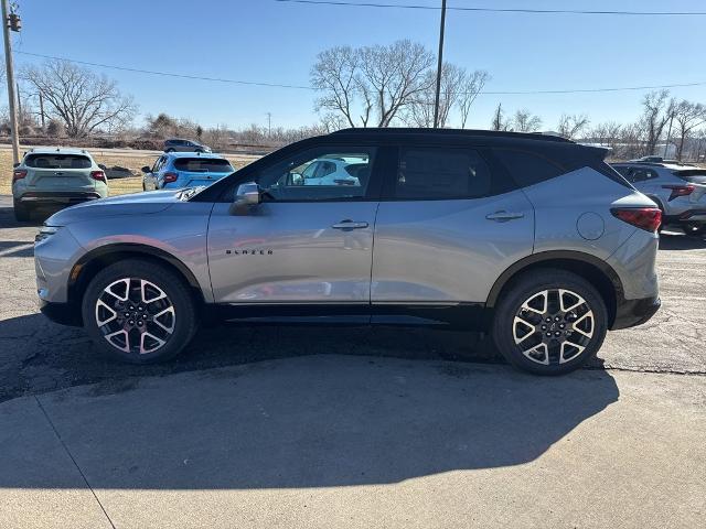 2025 Chevrolet Blazer Vehicle Photo in MANHATTAN, KS 66502-5036