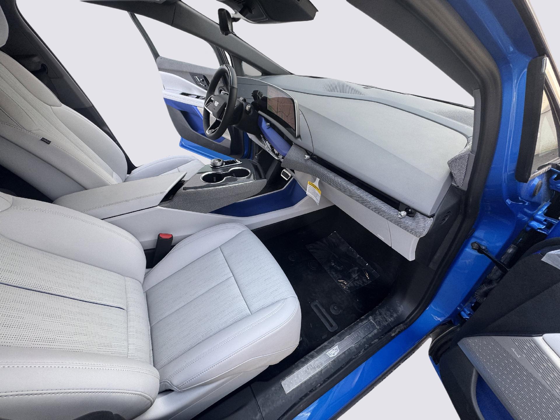 2025 Cadillac OPTIQ Vehicle Photo in LEOMINSTER, MA 01453-2952