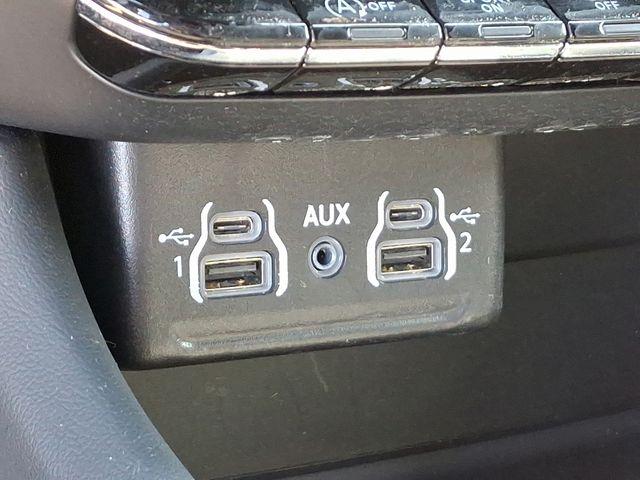 2024 Dodge Durango Vehicle Photo in DANBURY, CT 06810-5034