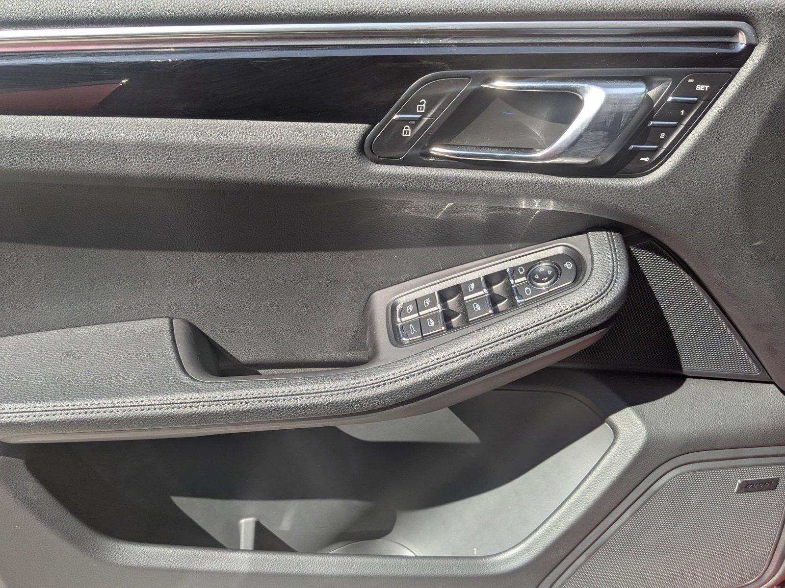2025 Porsche Macan Vehicle Photo in Towson, MD 21204