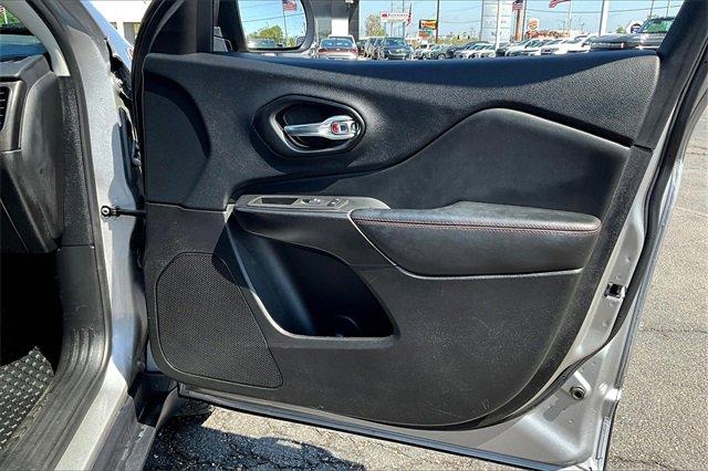 2021 Jeep Cherokee Vehicle Photo in TOPEKA, KS 66609-0000