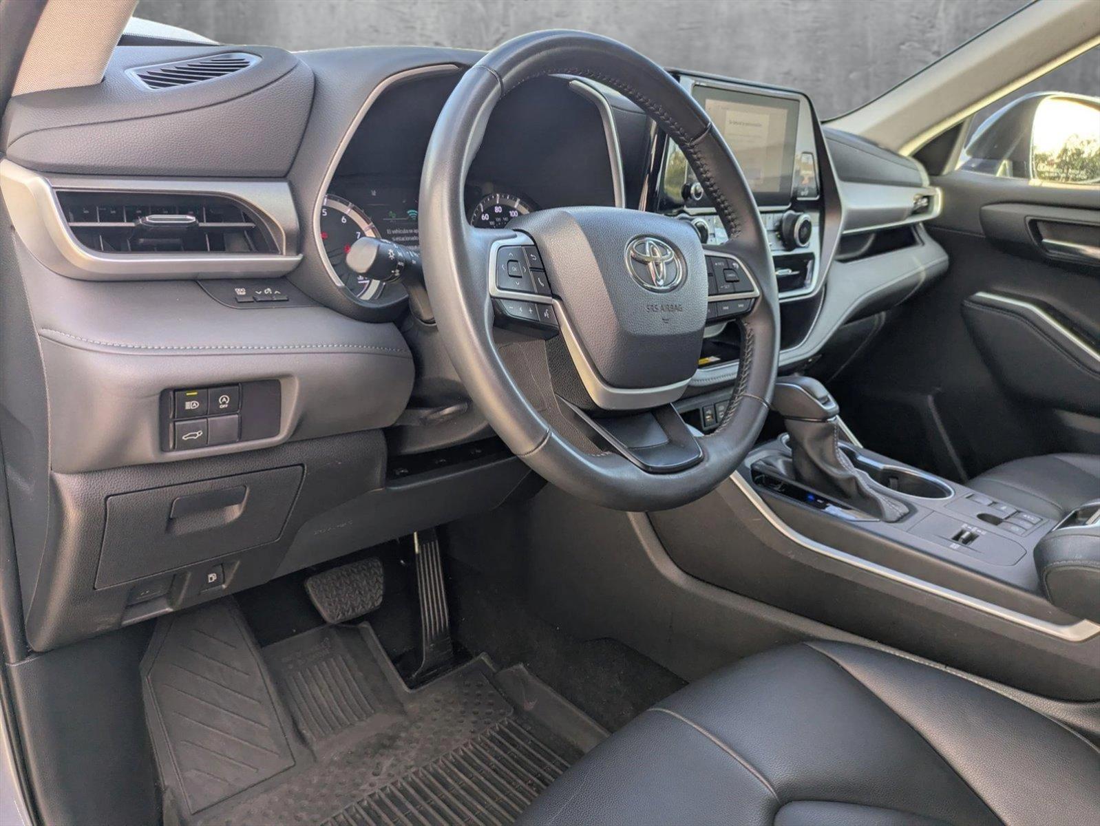2024 Toyota Highlander Vehicle Photo in Winter Park, FL 32792
