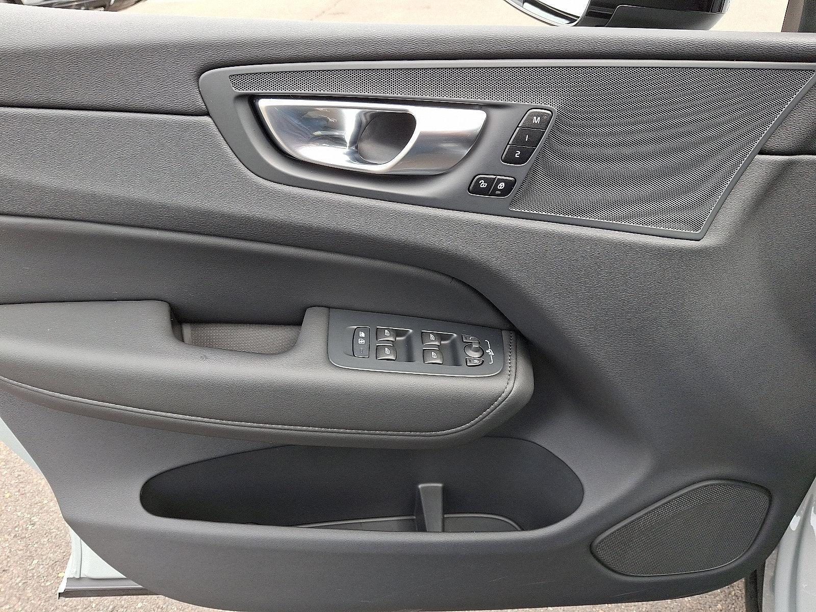 2025 Volvo XC60 Plug-In Hybrid Vehicle Photo in Trevose, PA 19053