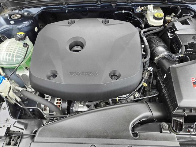 2022 Volvo XC40 Vehicle Photo in DENTON, TX 76210-9321