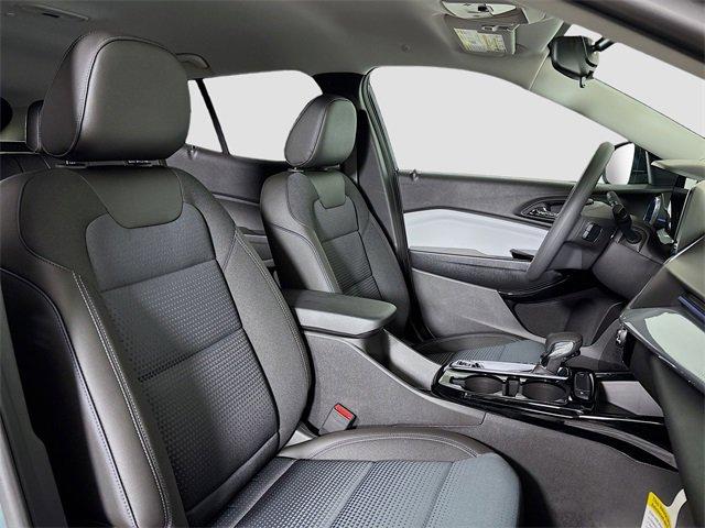 2025 Chevrolet Trax Vehicle Photo in PUYALLUP, WA 98371-4149