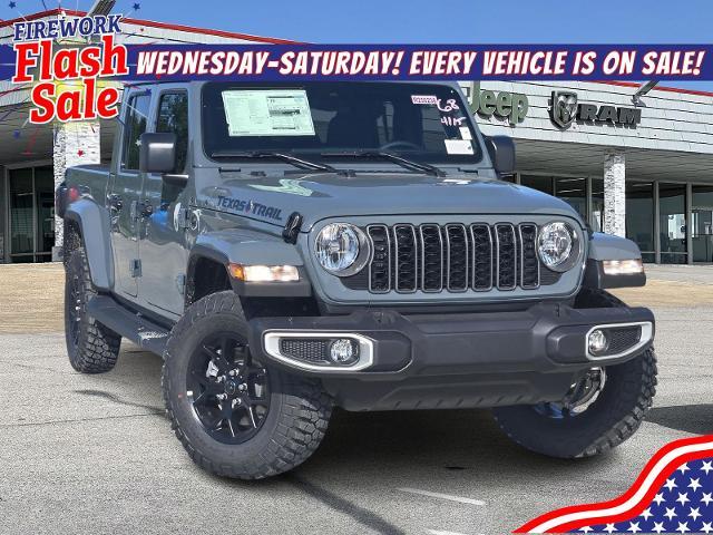 2025 Jeep Gladiator Vehicle Photo in Ennis, TX 75119-5114