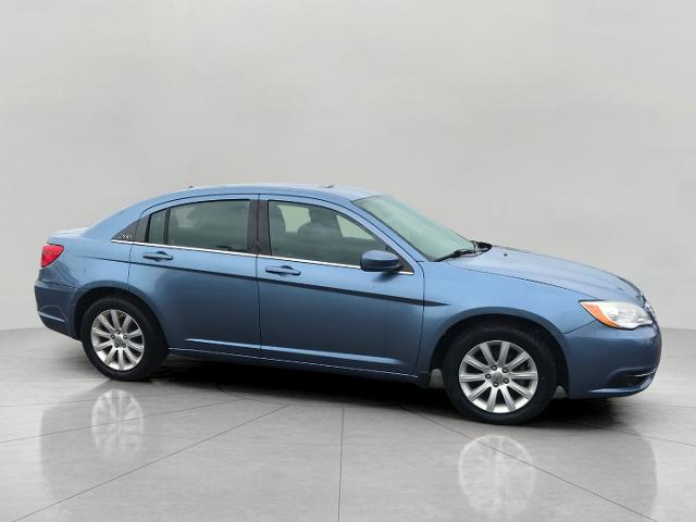 2011 Chrysler 200 Vehicle Photo in GREEN BAY, WI 54303-3330