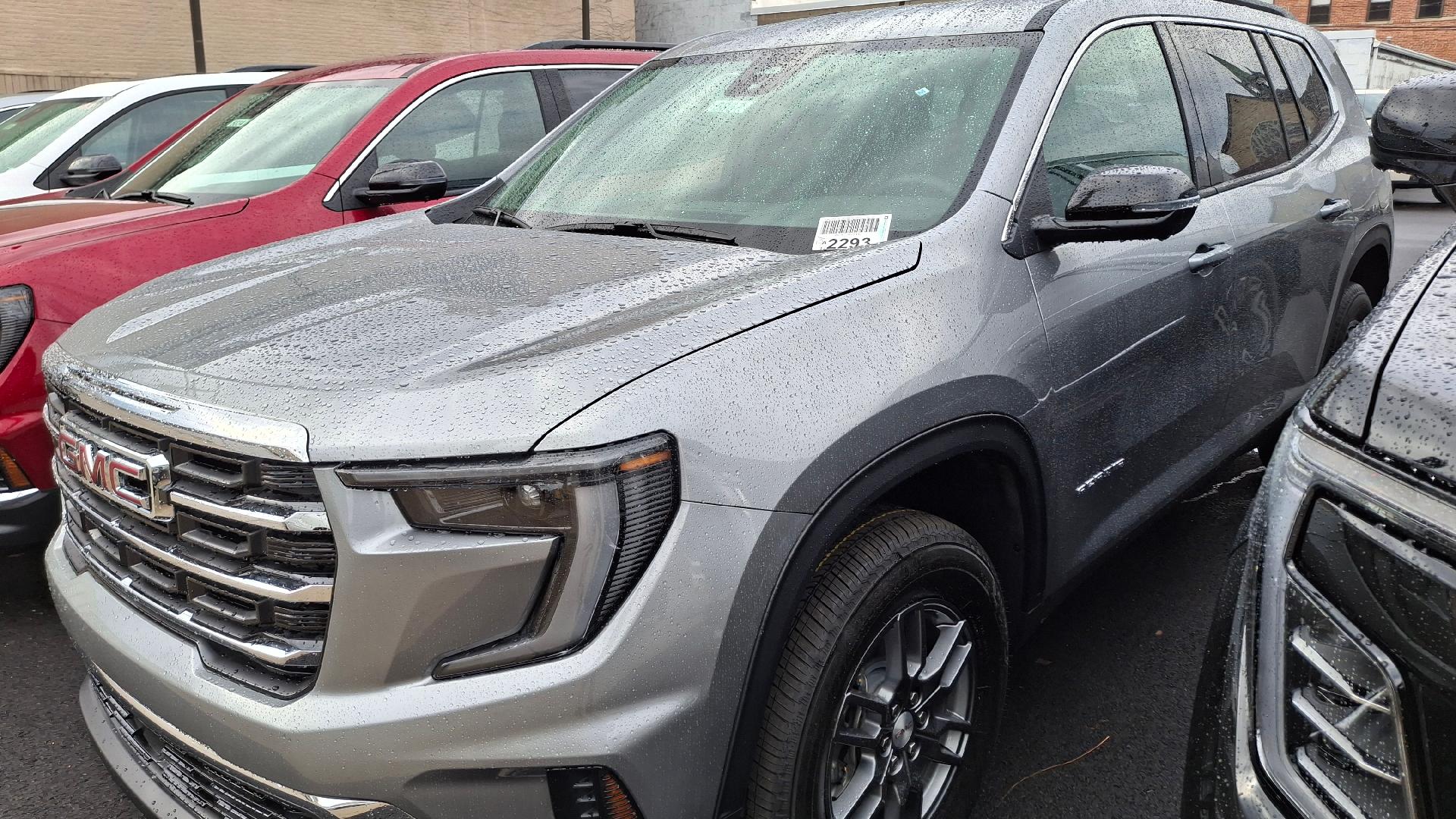 View vehicle photo 3