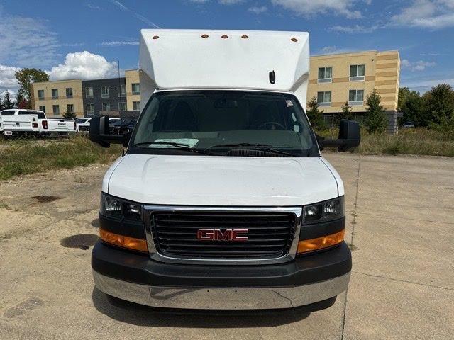 2024 GMC Savana Cutaway 3500 Vehicle Photo in MEDINA, OH 44256-9631