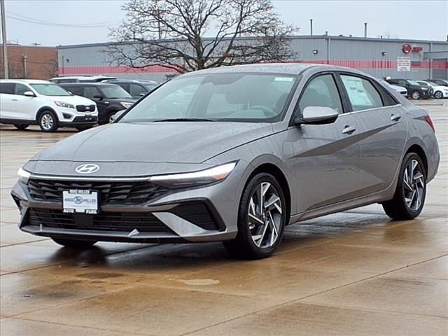 2025 Hyundai ELANTRA Vehicle Photo in Peoria, IL 61615