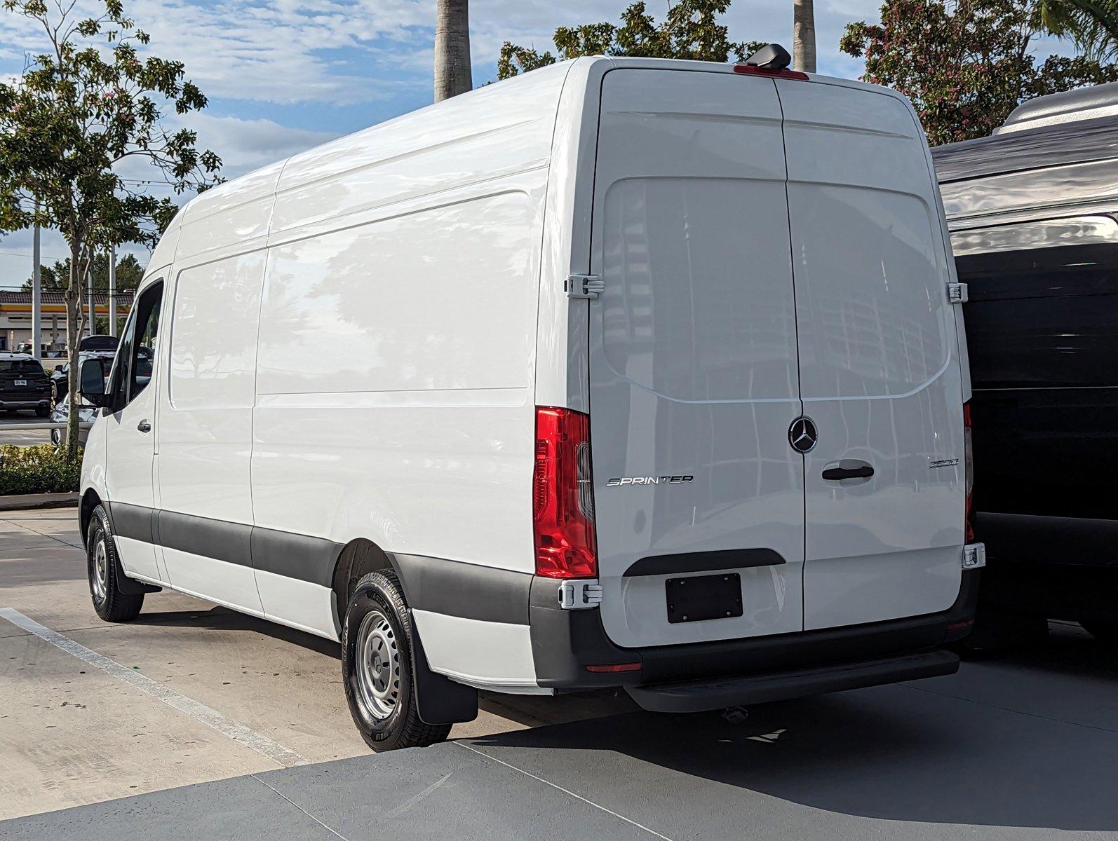 2024 Mercedes-Benz Sprinter Cargo Van Vehicle Photo in Pembroke Pines , FL 33027