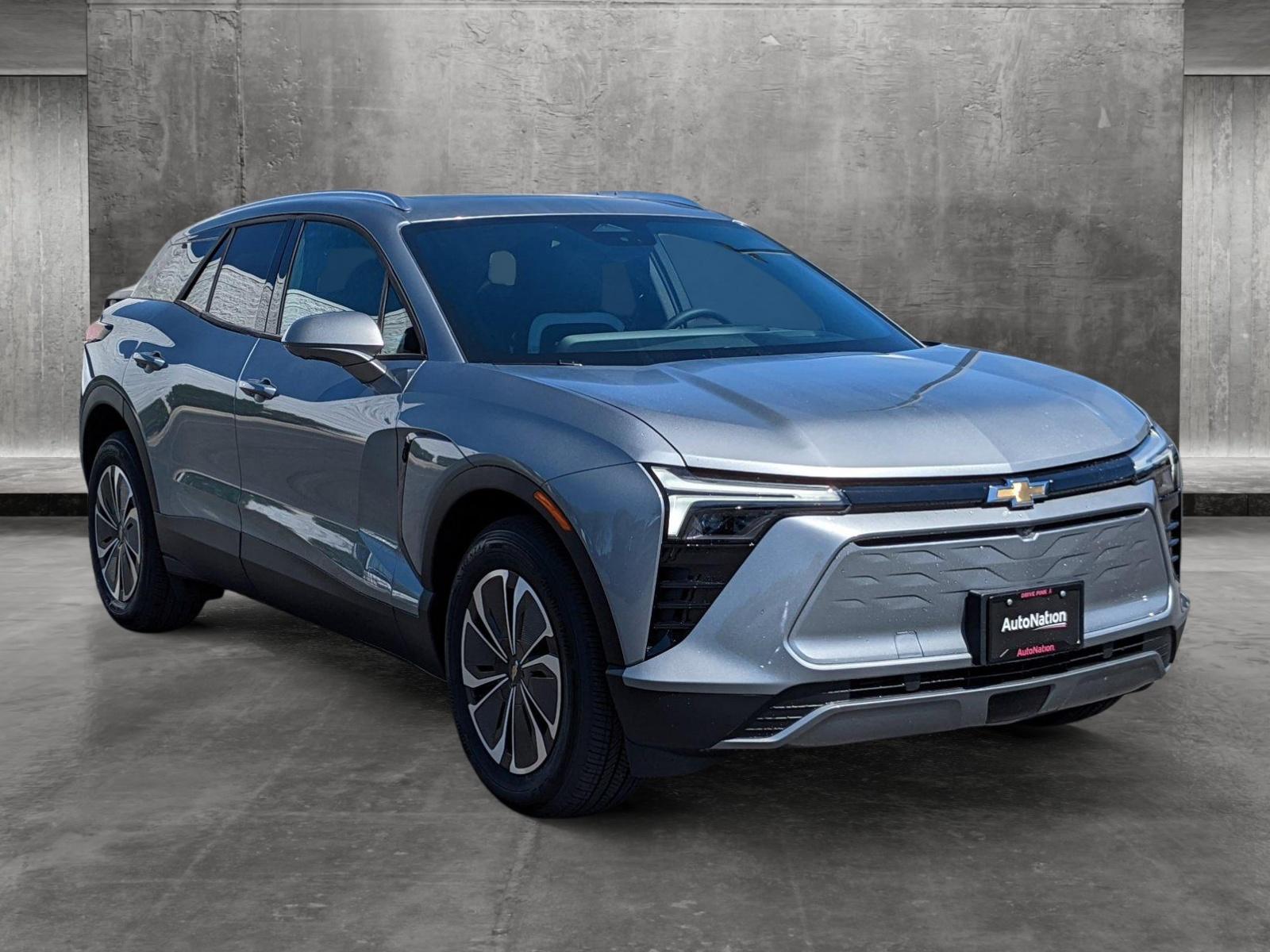 2024 Chevrolet Blazer EV Vehicle Photo in VALENCIA, CA 91355-1705