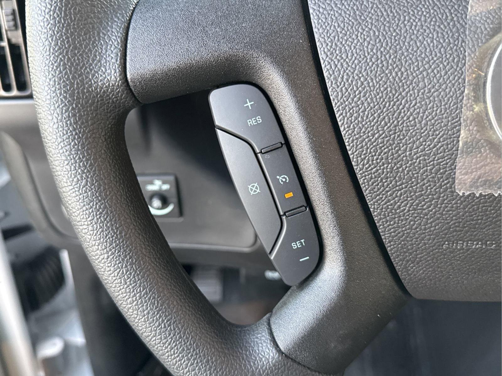 2024 Chevrolet Express Cutaway 3500 Vehicle Photo in GEORGETOWN, TX 78626-7508