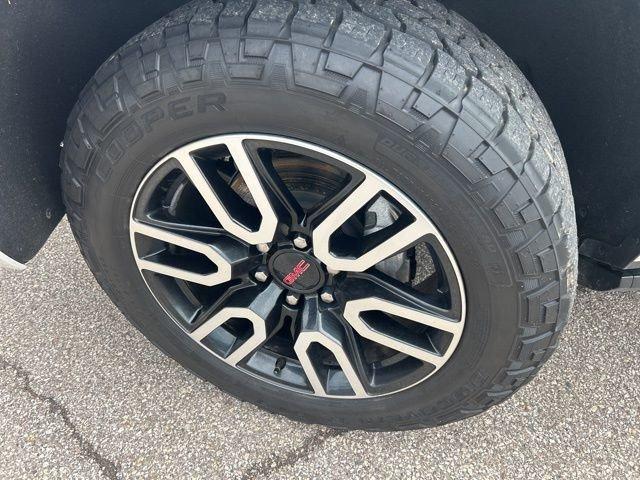 2023 GMC Yukon Vehicle Photo in MEDINA, OH 44256-9631