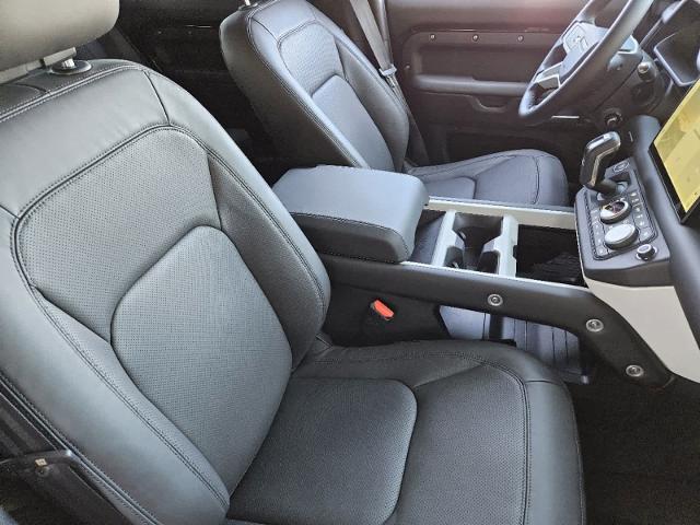 2025 Defender Vehicle Photo in AUSTIN, TX 78717
