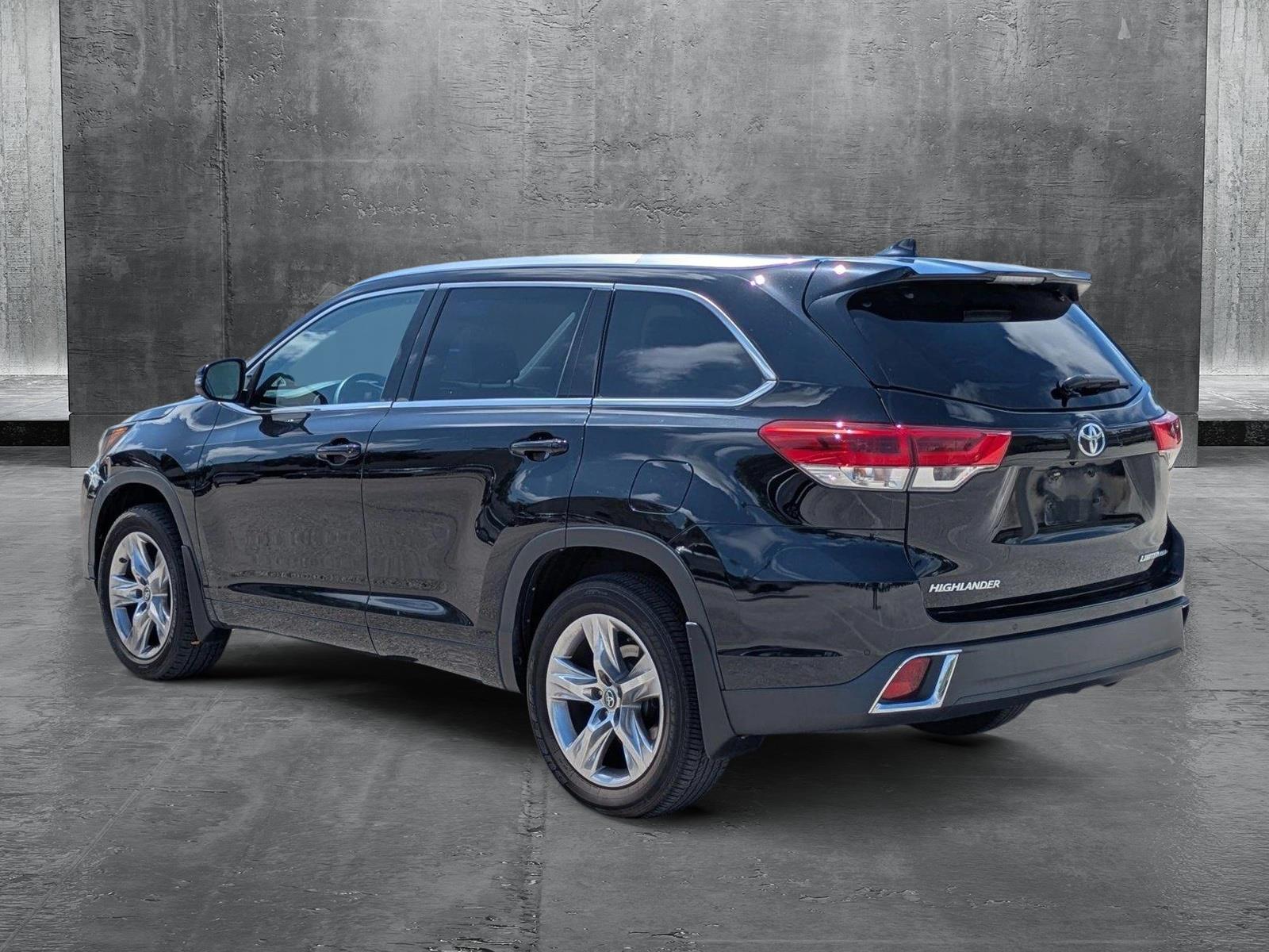 2017 Toyota Highlander Vehicle Photo in Clearwater, FL 33765