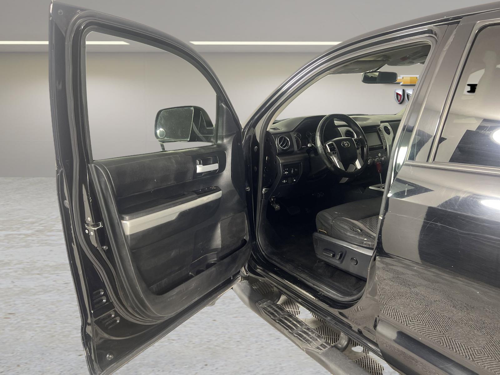 2017 Toyota Tundra 2WD Vehicle Photo in GEORGETOWN, TX 78626-7508