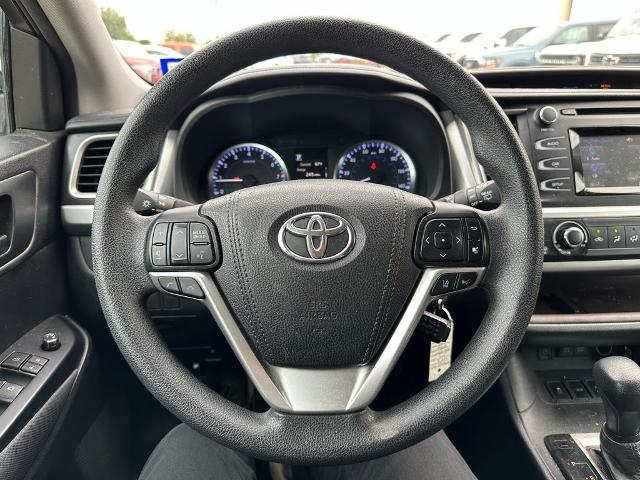2017 Toyota Highlander Vehicle Photo in San Antonio, TX 78230