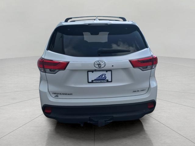 2019 Toyota Highlander Vehicle Photo in GREEN BAY, WI 54303-3330