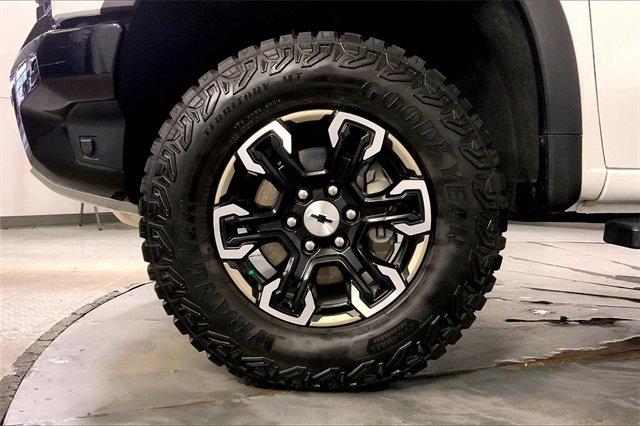 2025 Chevrolet Silverado 1500 Vehicle Photo in KANSAS CITY, MO 64114-4502