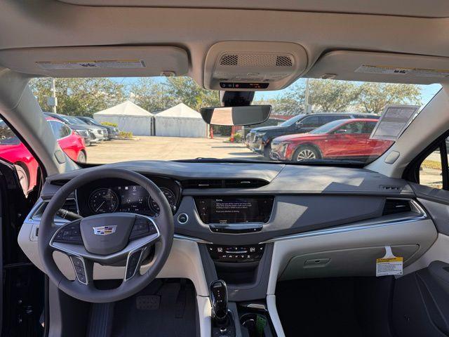 2025 Cadillac XT5 Vehicle Photo in DELRAY BEACH, FL 33483-3294